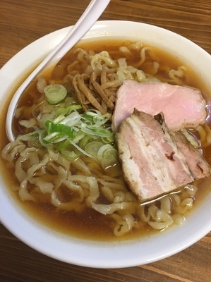 「醤油らー麺」@くじら食堂の写真