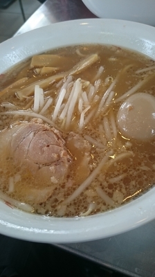 「ラーメン並７００円＋玉子１００円」@ホープ軒 千駄ヶ谷本店の写真