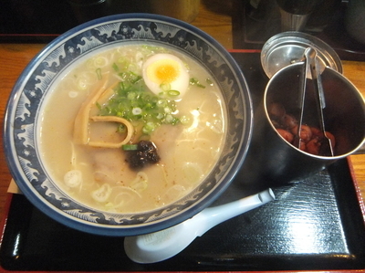 「煮干し鶏白湯らぁめん７００円」@らあめん丈の写真