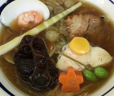 「新春限定 黄金ラーメン2016 IN 活蛤バター 1500円」@MENYA 食い味の道有楽の写真