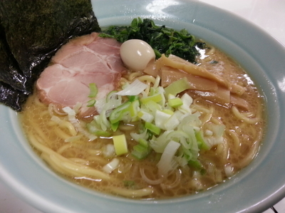 「豚骨醤油ラーメン730円」@横浜ラーメン あづま家の写真