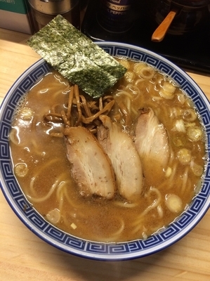 「中華そば750円、つけそば800円」@魂の中華そばの写真