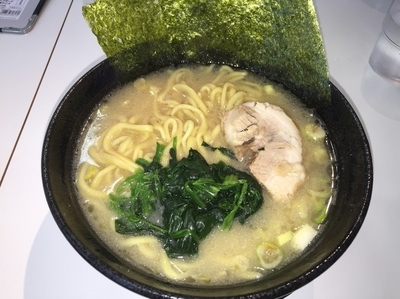 「醤油らーめん（大盛）」@らーめん わらい屋の写真