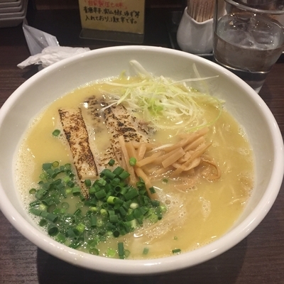 「濃厚鶏そば＋替玉 900円」@自家製麺 まかないへきるの写真