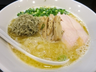 「鶏白湯ラーメン （塩） 並盛　　750円」@地鶏白湯専門 麺屋とりこの写真