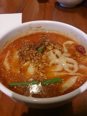 「麻辣刀削麺」@唐朝刀削麺 成田空港店の写真