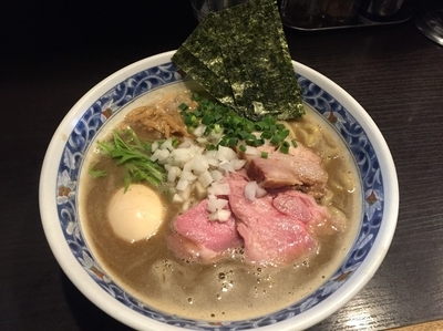 「煮干豚骨ラーメン¥770+中盛¥50」@麺処 夏海の写真