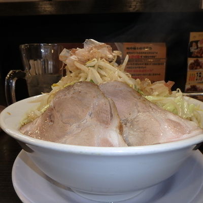 「カレーラーメン(並) (780円)(野菜増し、ニンニク)」@ラーメン・つけ麺 まる重の写真