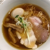 鶏そば味玉入り880円