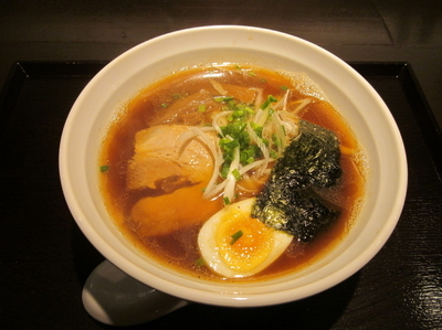 「中華そば　しょうゆ　７８０円」@江戸麺屋 粋と野暮の写真