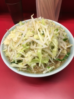 「小ニンニク少なめ野菜マシ」@ラーメン二郎 中山駅前店の写真