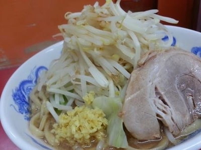 「ラーメン 大 ショウガ増し、野菜チョイ増し」@モッコリ豚の写真