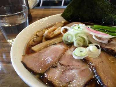 「特製中華そば・中盛り」@BASSOの写真