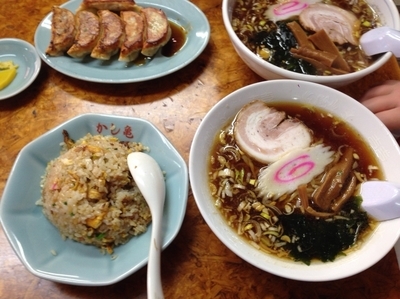 「ラーメン+半チャーハン」@かし亀の写真