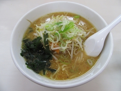 「セットラーメン・みそラーメン＋ミニ焼肉丼（８５０円）」@ラーメンHOT めん花の写真