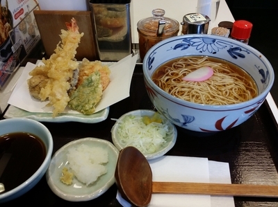 「えび・野菜（国産）天そば　780円」@天丼 てんや 阿佐ヶ谷店の写真