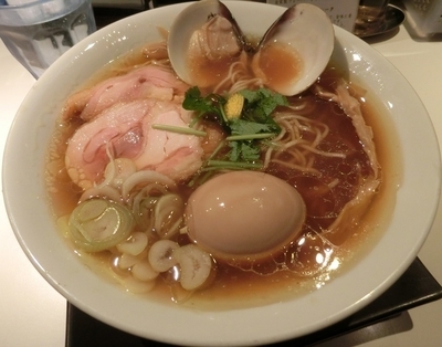 「【十周年記念限定】長州黒かしわと桑名大蛤の醤油」@SOBAHOUSE金色不如帰の写真