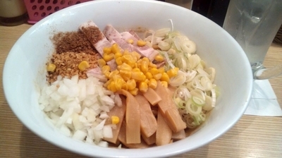 「ピリ辛味噌油そば（並）　麺少なめ　850円」@新橋 大勝軒の写真