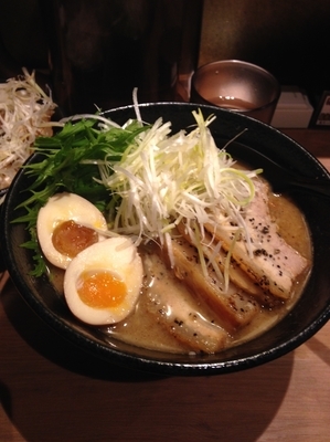 「豚骨魚介ラーメン全部入り」@RAMEN TOMIRAIの写真