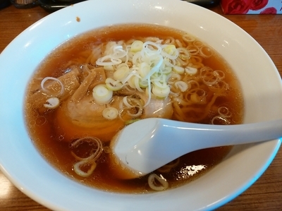 「らーめん(並盛・200g)630円」@手打ちらーめん はやぶさの写真