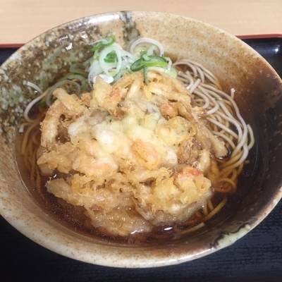 「海鮮かき揚げ（￥460）」@えきめんや 品川店の写真