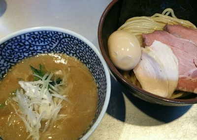 「[2周年記念]鶏豚濃厚味かさね&千葉のお肉ご飯　880円」@豚骨一燈の写真