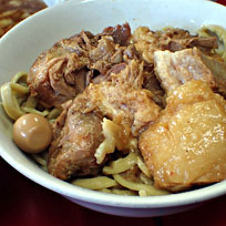 「たま小つけ麺豚入+巻チャァ（ヤサイ、麺少な目）」@蓮爾 登戸店の写真