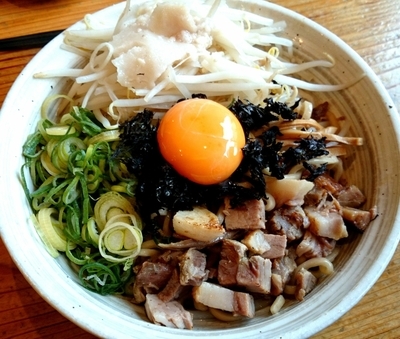 「まぜそば 小盛（200ｇ） 700円＋辛みそ50円」@中華蕎麦 春馬の写真