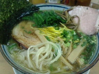 「天然柚子の撒き煮干蕎麦　Ｄ+α」@MENYA 食い味の道有楽の写真