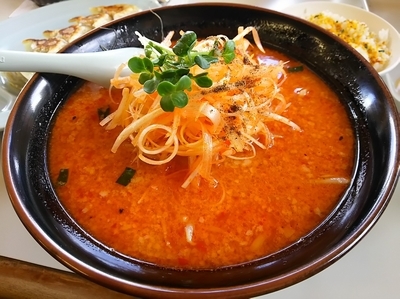 「大辛ラーメン　＋ライス：サービス　＋餃子：１０円サービス券」@くるまやラーメン 松本渚店の写真