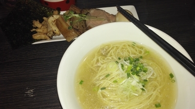 「特選鶏だし塩ラーメン」@麺処 ほん田 nijiの写真