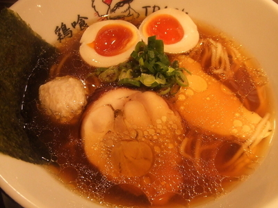 「味玉鶏の醤油らーめん　８８０円」@鶏喰～TRICK～の写真
