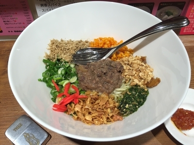 「まぜくじら＋生一味唐辛子ニンニク」@まぜそば 三ツ星の写真