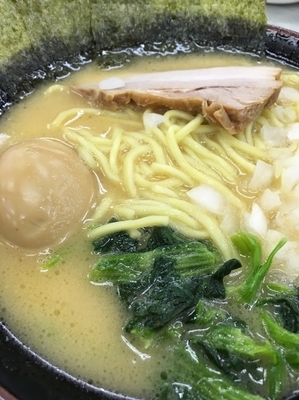「みそ豚骨味玉ラーメン」@濃厚とんこつ横浜家系ラーメン 九ツ家 高坂サービスエリア店の写真