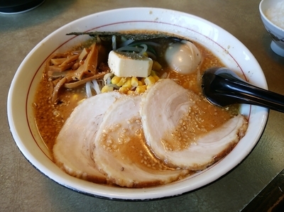 「特選みそらーめんDX(並盛・140g)1,000円」@らーめん ともや 高崎下之城店の写真