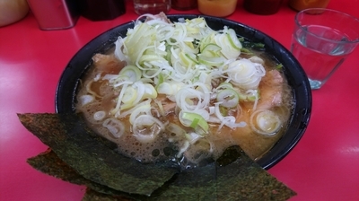 「チャーシューメン(麺硬め・味濃いめ)＋【朝限定】ねぎ」@ラーメン杉田家の写真