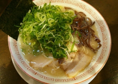 「ねぎラーメン＋替え玉　780＋0円」@博多長浜ラーメン フクフクの写真