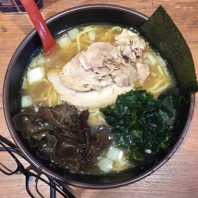 「源流ラーメン 並盛」@イレブンフーズ 源流 南品川店の写真