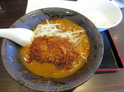 「濃厚うまこくカレーらーめん ８１０円 ※小盛り－１０８円」@カレーハウスCoCo壱番屋 末広店の写真