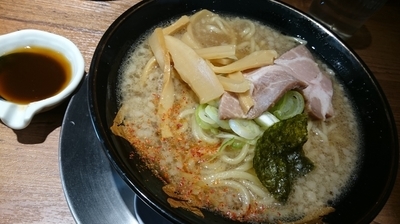 「中華そば（700円）＋シュリンプ（100円）」@六厘舎 大崎店の写真