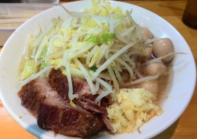 「少なめラーメン＋うずら卵（にんにく・しょうが）」@らーめん つの旨の写真