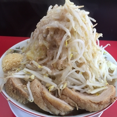 「ラーメン＋豚2枚 730円＋180円」@鷹の目 獨協大学前本店の写真