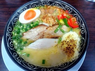 「（ランチゲリラー）汁・WHITE 860円　ほか」@丸直の写真