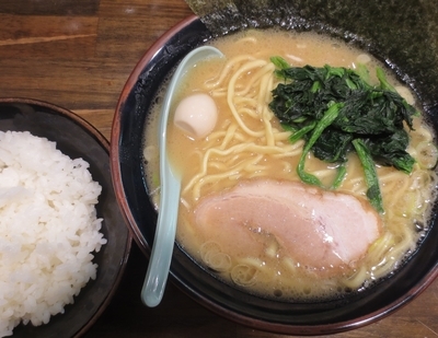「ラーメン＋サービスライス　650円」@横浜家系ラーメン 中野家の写真