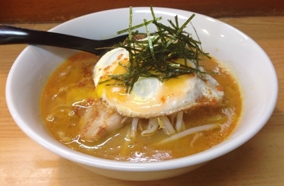 「カレー担々麺(ライス付･17時以降一日限定15食)890円」@魔女のカレーの写真