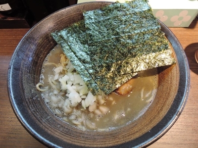 「煮干しラーメン」@（肉）並商の写真