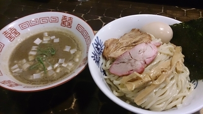 「【限定】濃厚煮干つけそば + 味玉」@特級鶏蕎麦 龍介の写真