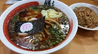 「醤油ラーメン＋ワンタン＋半チャーハン」@支那そば 勝丸 目黒本店の写真