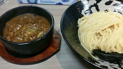 「げんこつカレー覚醒（辛口）大盛」@越後つけ麺維新 大井町店の写真