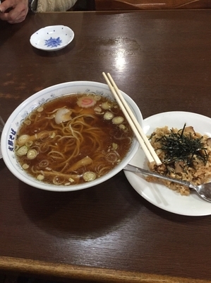 「半チャーハンラーメン 750円」@支那そば 佐川の写真